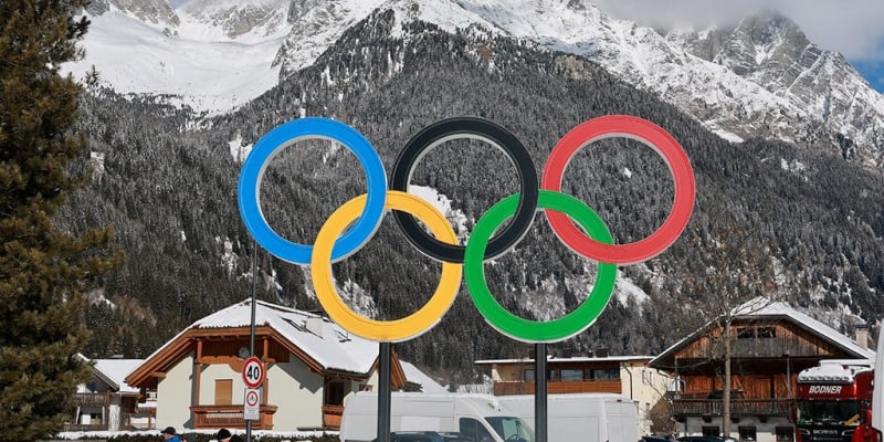 Team USA Sweeps Gold and Silver in Olympic Moguls - Image 2