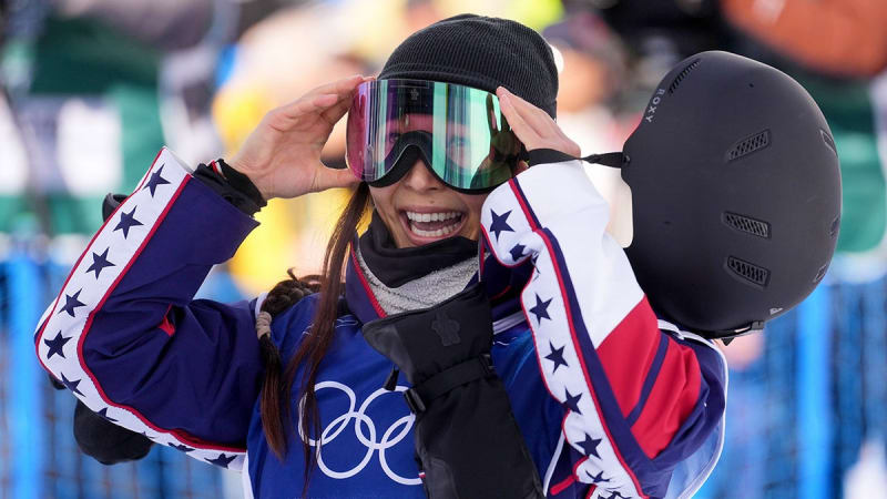 NFL Star Myles Garrett Shoots Girlfriend's Olympic Run - Image 5