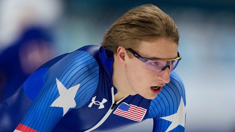 Jordan Stolz Wins Gold, Sets Olympic Record in 1,000 Meters - Image 5