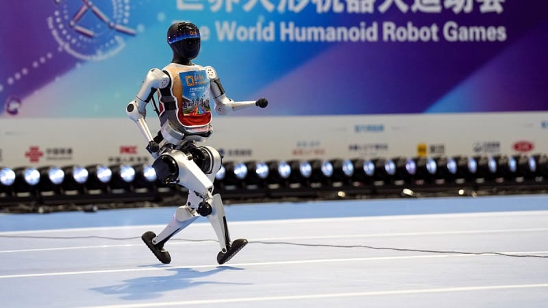Chinese Robot Bolt Sprints at 22 MPH in Real Test - Image 4