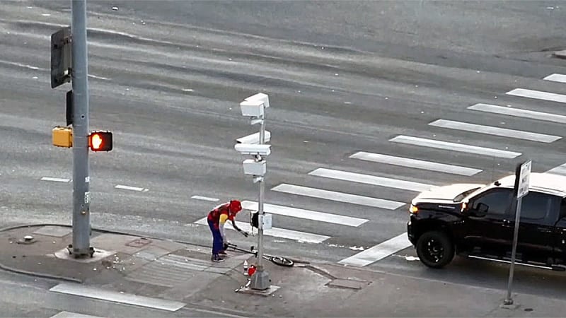 Fire Juggler on Unicycle Stops Colorado Traffic - Image 3