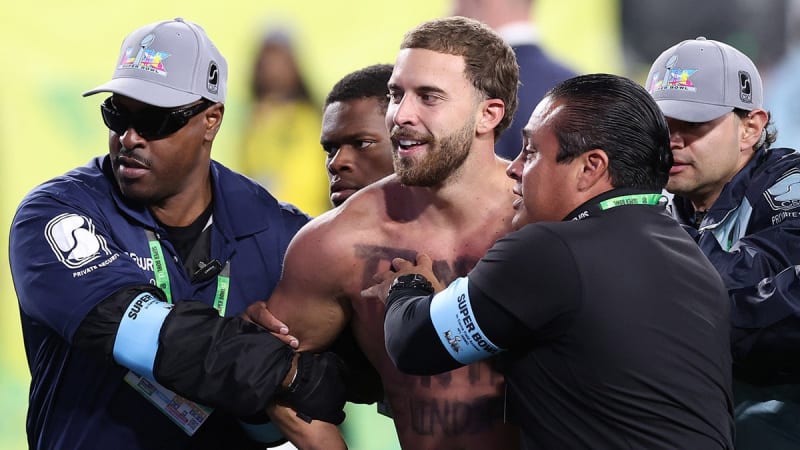 Patriots Rookie Helps Security Stop Super Bowl Field Invader - Image 5