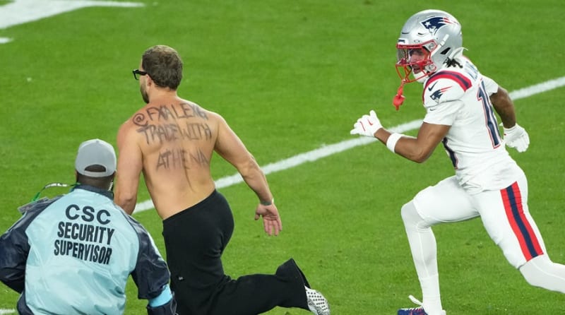 Patriots Rookie Helps Security Stop Super Bowl Field Invader - Image 3