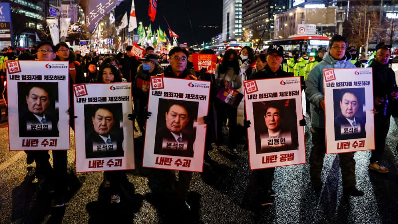 South Koreans Rally in Hours to Defend Democracy