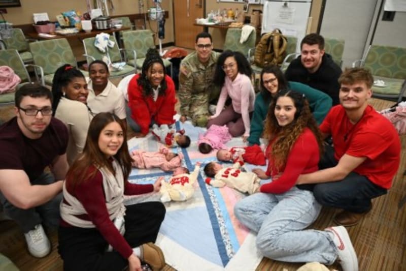 Army Hospital's Group Prenatal Care Transforms Birth Stories