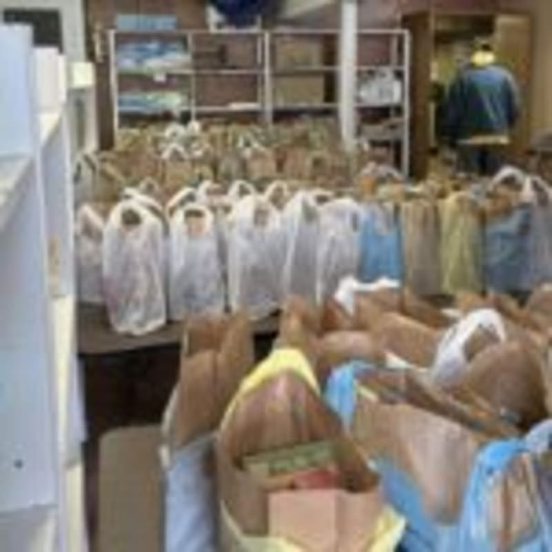 Volunteers Brave Snow and Cold to Feed 200+ Families - Image 5