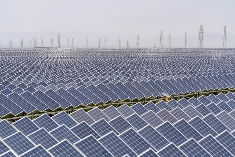 Clean Energy Investments Hit Record $2.3 Trillion in 2025 - Image 2