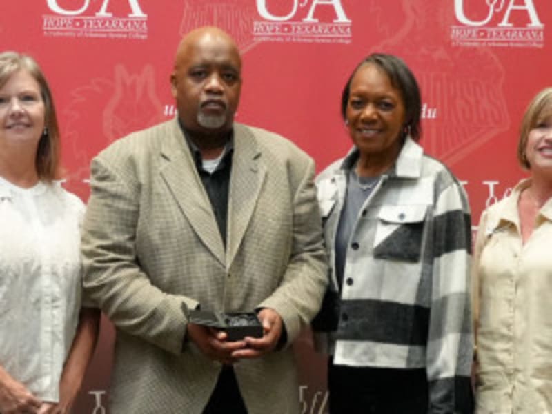 Agent Splits $1K Into 4 Scholarships to Help More Students - Image 5