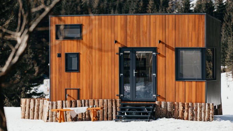 Romanian Tiny House Fits Two Bedrooms in Just 20 Feet - Image 2