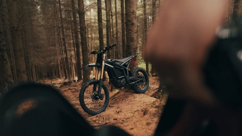 Electric Dirt Bike Beats Gas Bikes for $6,000 - Image 2