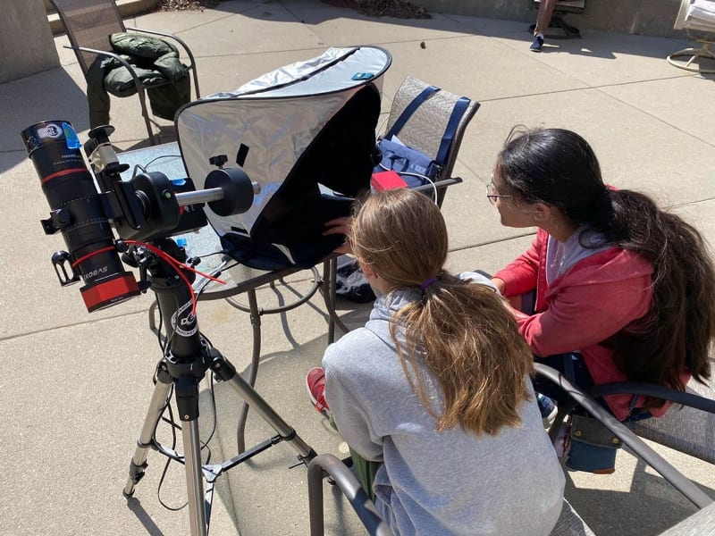 Volunteers Capture 52,469 Eclipse Photos for Science - Image 5