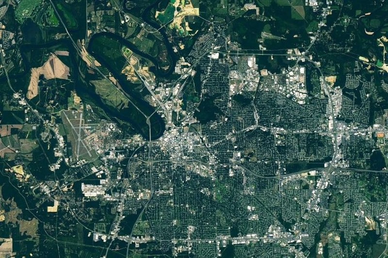 Ontario Greenhouses Dim Lights to Save Migrating Birds - Image 3