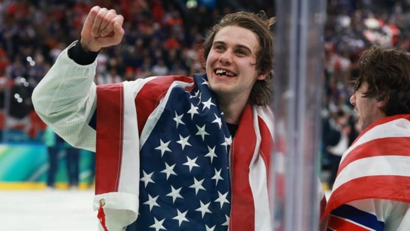Photographer Captures Iconic Moment After U.S. Hockey Gold - Image 2