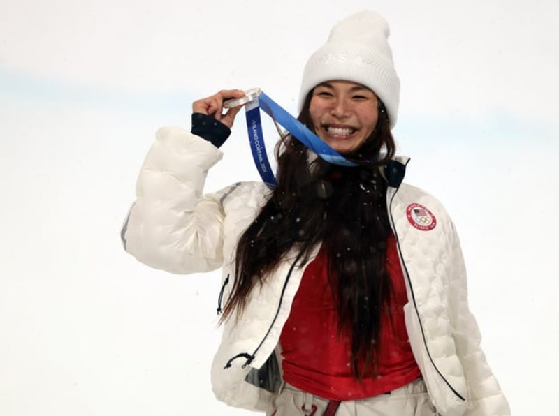 Chloe Kim Wins Silver After Relearning Tricks in 8 Days - Image 3