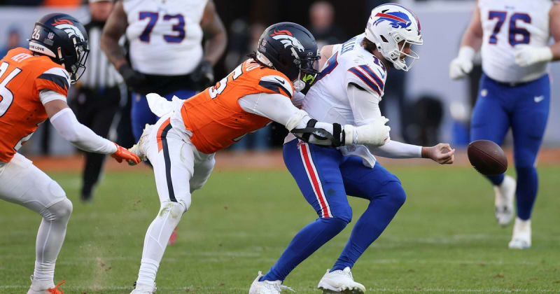 Broncos Win Thriller, Host AFC Championship After 10 Years