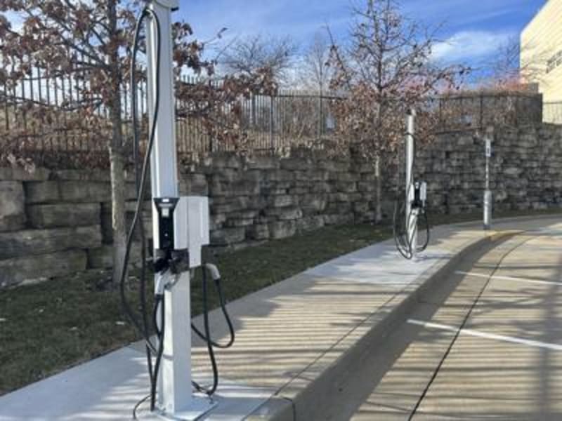 Missouri Hospital Adds EV Chargers for Patients, Staff - Image 5