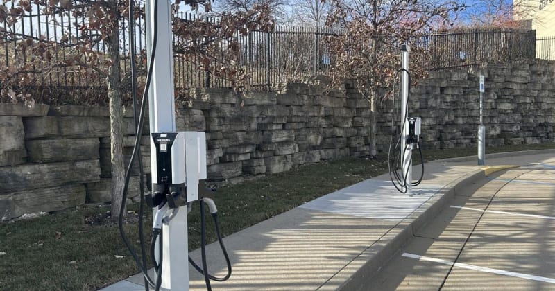 Missouri Hospital Adds EV Chargers for Patients, Staff