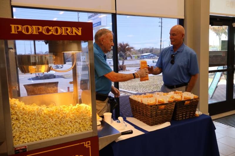 Wisconsin Cousins Reunite in Florida After TV News Spot - Image 5