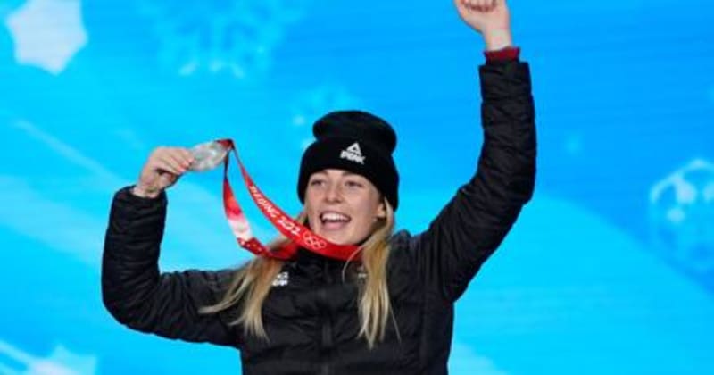 New Zealand Snowboarder Zoi Sadowski-Synnott Eyes 2026 Gold - Image 2