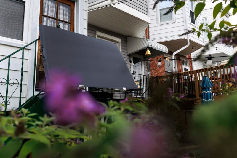 Balcony Solar Panels Set to Spread Across New England - Image 3