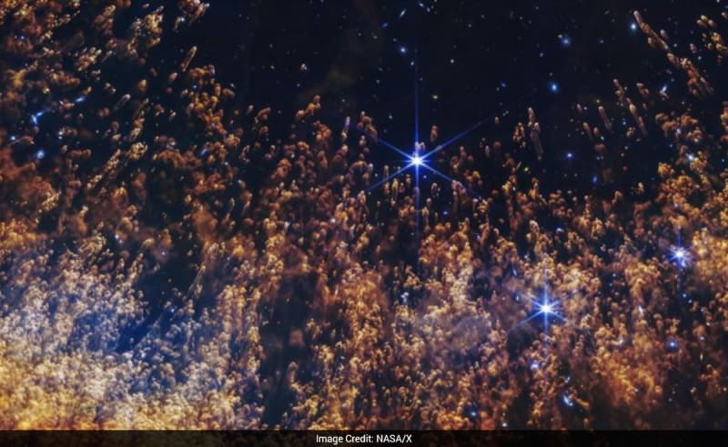 Webb Telescope Shows How Dying Stars Birth New Planets