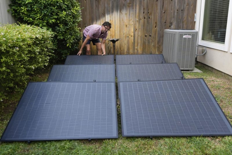 Plug-In Solar Panels Could Slash Electricity Bills by $1K - Image 3