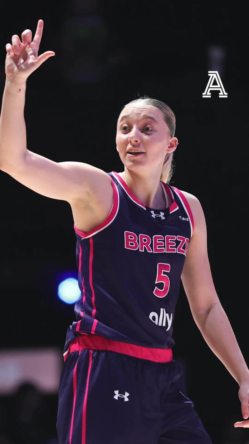 Women's Basketball Draws Record 21,490 Fans in Philly - Image 5