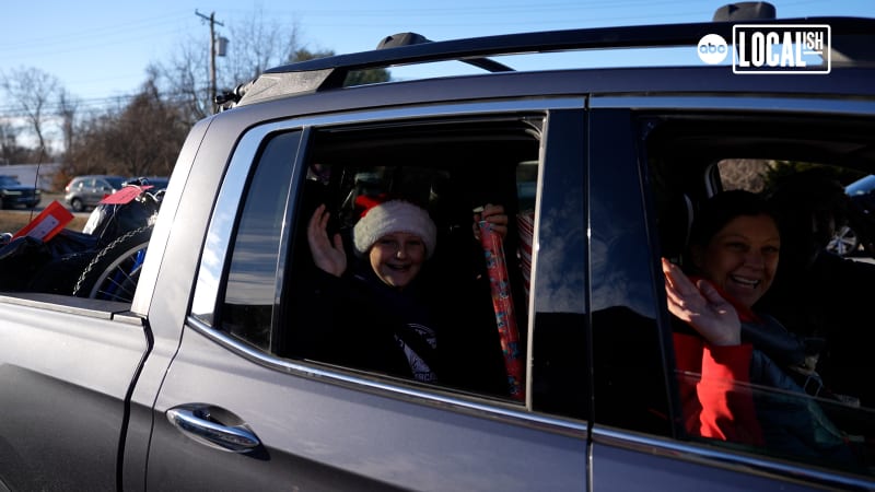 400 Volunteers Deliver Holiday Cheer to 1,800 Families