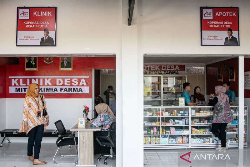 Indonesia Links Cash Aid to Cooperatives to Cut Poverty