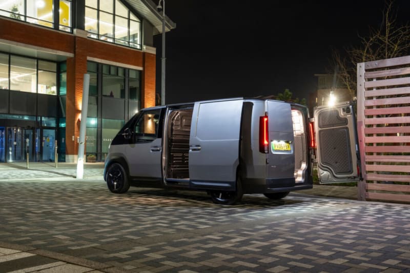 Kia's New Electric Van Rethinks Work Vehicles for Everyone - Image 3