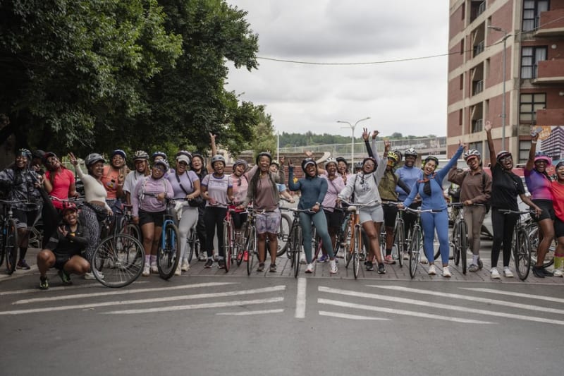 Johannesburg Women Learn to Cycle, Find Community on Wheels - Image 2