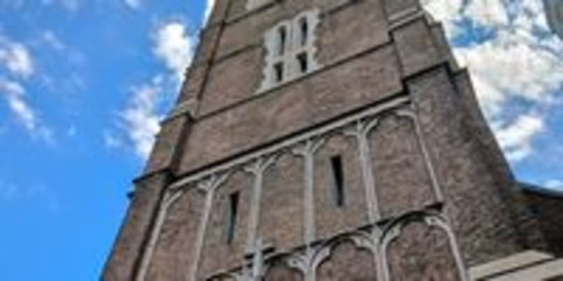 200-Year-Old Cathedral Still Anchors South African City - Image 4