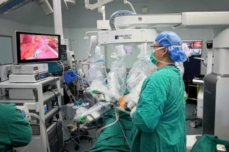 Revolutionary AI-Powered Robot Successfully Performs Complex Surgery Autonomously - Image 2