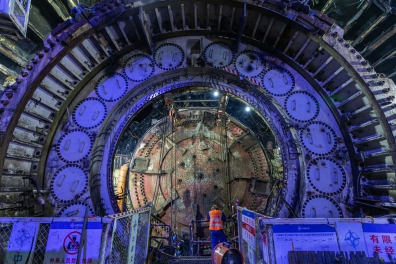 China Saves $50M Tunnel Machine Trapped Under Yangtze River - Image 2
