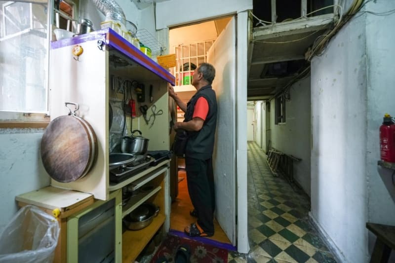 Hong Kong Reserves 4,000 Homes for Displaced Tenants - Image 2