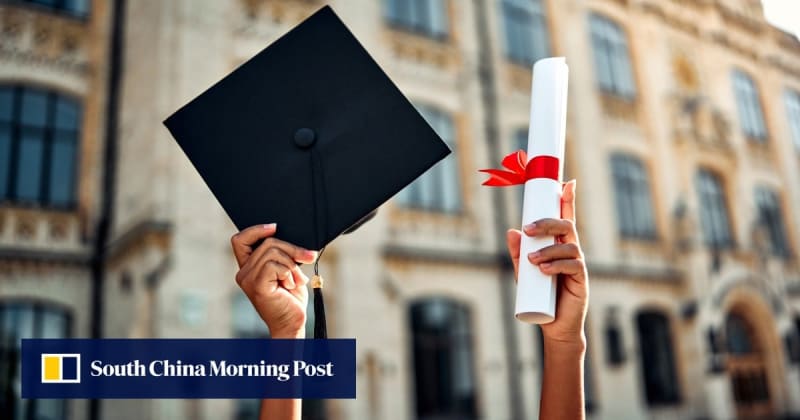 China Sees Record 12% Jump in Returning Graduates