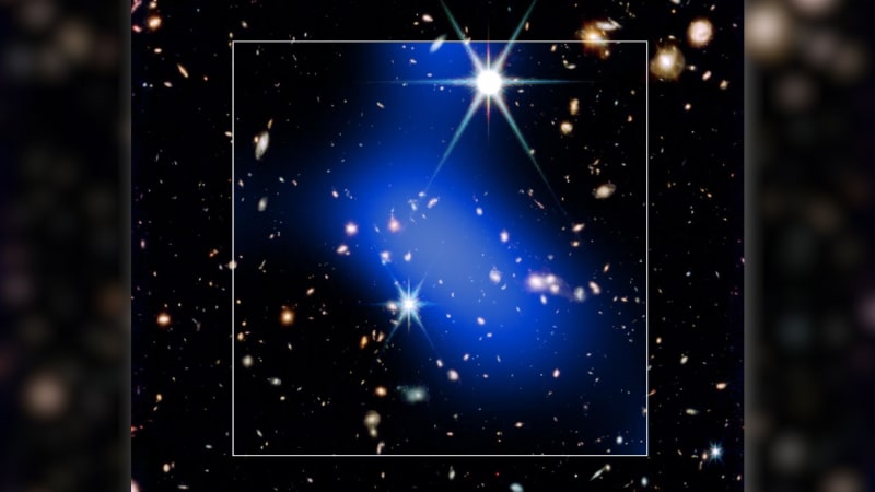 Glowing blue cloud of hot gas surrounding young galaxies in distant protocluster JADES-ID1