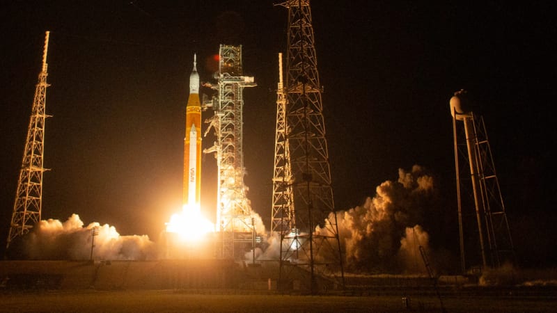 Tonight's Half Moon Reveals Lunar Mountains and Craters - Image 3