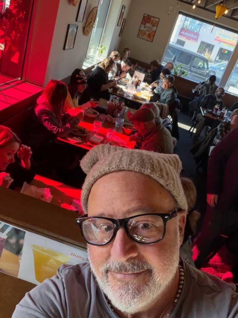Chef Andrew Zimmern Feeds Neighbors Amid Minnesota Crisis - Image 2
