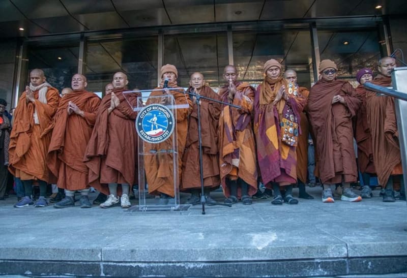 10,000 Greet Buddhist Monks Nearing End of 2,300-Mile Walk - Image 5