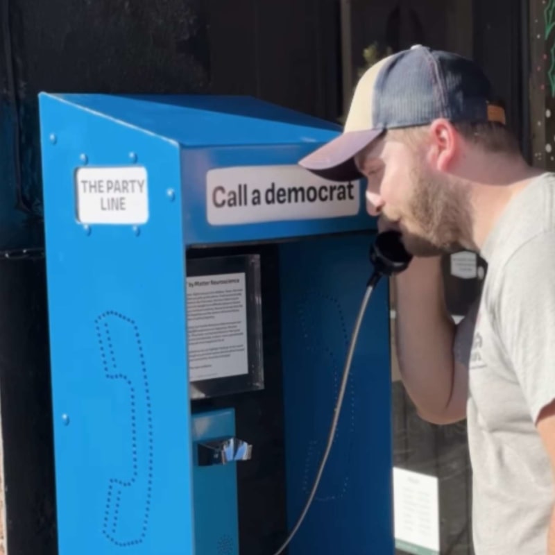 Blue Payphone in Texas Connects to Red One in San Francisco - Image 3