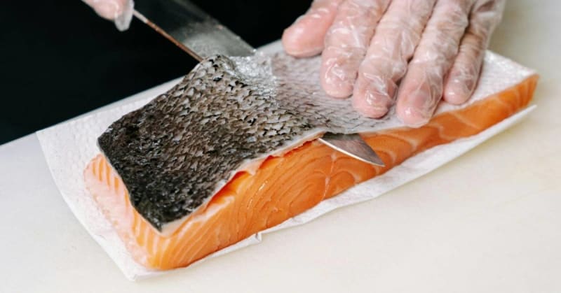 Costa Rican Women Turn Fish Waste Into Sustainable Fashion