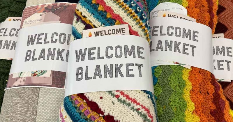 Knitters Create 8,000 Welcome Blankets for Refugees