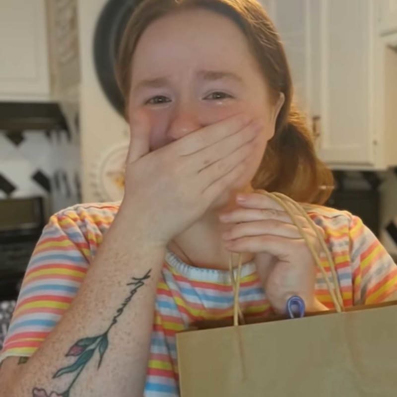 Woman's Porch Goose Gifts Brought Joy to Dying Neighbor - Image 2