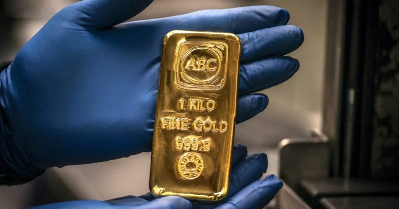 Gold's Epic Rally Transforms African Economies: Ghana and Zimbabwe's Currency Miracle