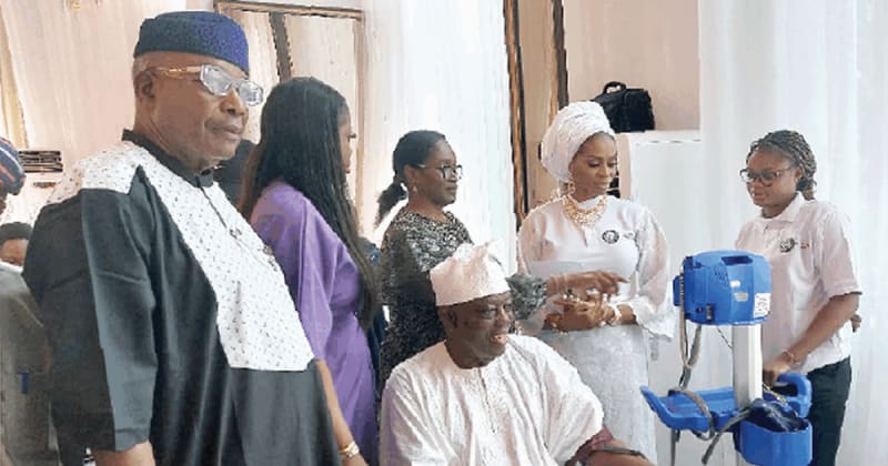 Nigerian Billionaire Gives 1,000 Free Health Screenings at 86