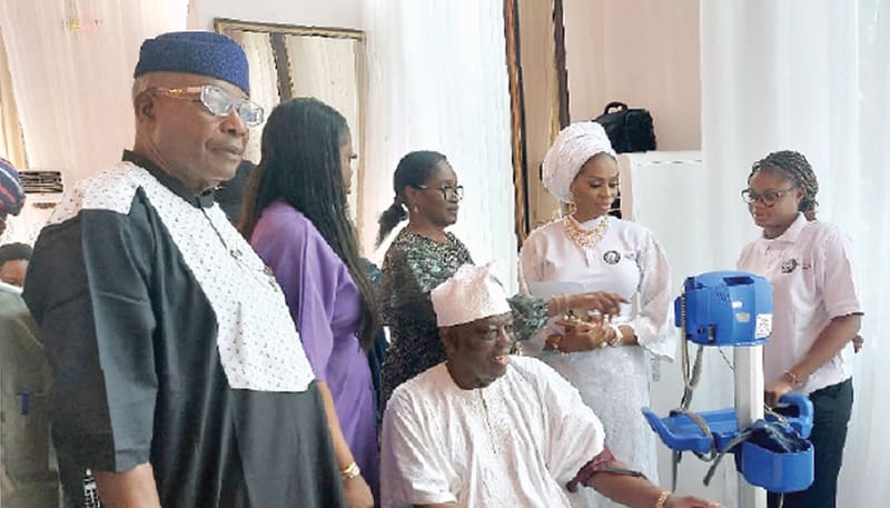 Nigerian Billionaire Gives 1,000 Free Health Screenings at 86 - Image 2