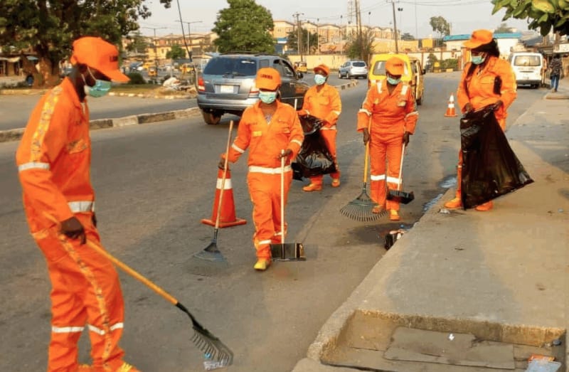 Lagos Traffic Officers Save Worker Hit by Runaway Truck