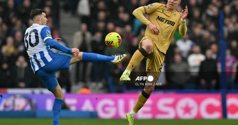 ** Crystal Palace players celebrating Ismaila Sarr's winning goal against Brighton at Amex Stadium