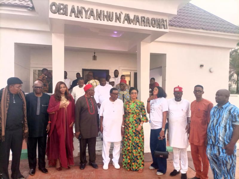 Nigerians Honor Ex-Governor 43 Years After His Term